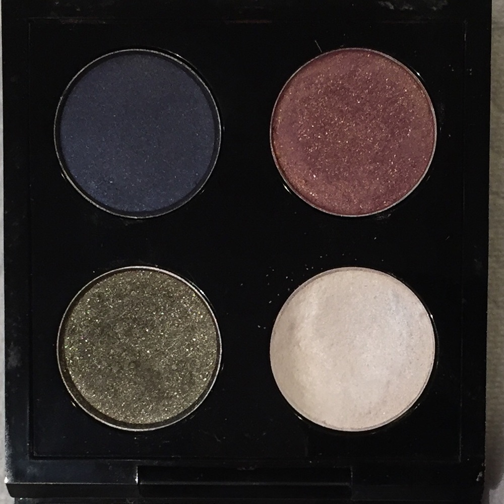 MAC eyeshadow quad. Used but in good condition.